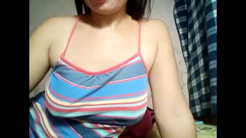 Snapshot of hot_warrios247 chatting on February 19, 9:17 am hot_warrios247 online show from February 19, 9:17 am
