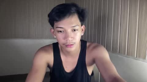 hotasian_jerome online show from May 5, 10:54 am