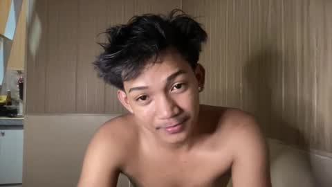 hotasian_jerome online show from May 9, 11:49 am