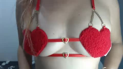 Snapshot of hotasian_pinky chatting on March 9, 11:58 am hotasian_pinky online show from March 9, 11:58 am