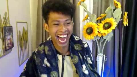 hotasian_richard online show from April 13, 8:40 am