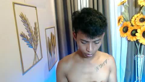 hotasian_richard online show from April 12, 8:29 am