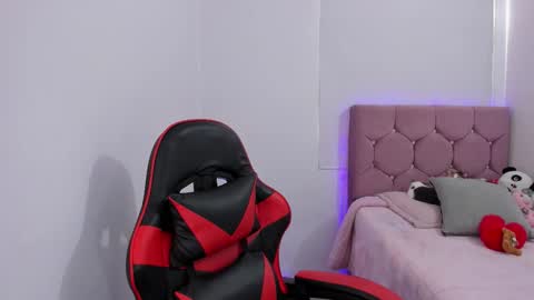 lesly and ander online show from March 26, 7:19 pm