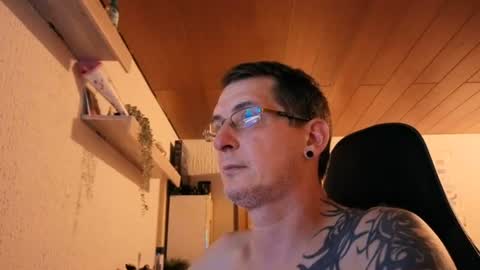 Tom online show from June 27, 8:48 pm