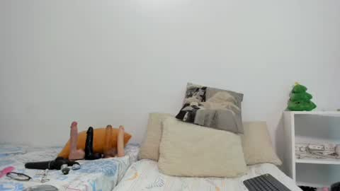 HotBlonde47 online show from December 4, 12:16 pm