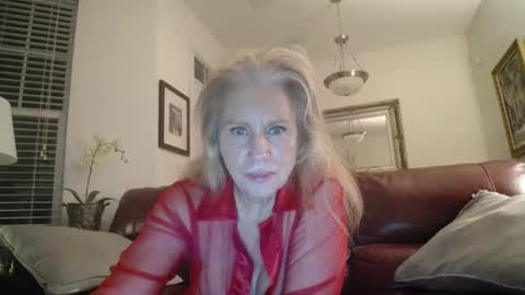 Snapshot of hotblondemilf1962 chatting on September 21, 9:46 am hotblondemilf1962 online show from September 21, 9:46 am
