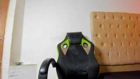 hotblosson online show from November 5, 1:46 pm