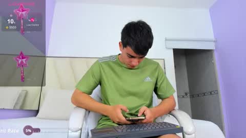 hotboy21_ online show from January 17, 4:44 am