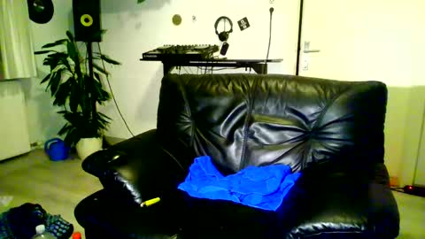hotboy32891282 online show from May 29, 12:41 am