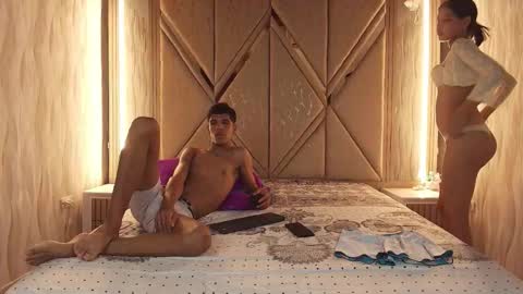 hotcouple_222 online show from December 18, 7:47 am