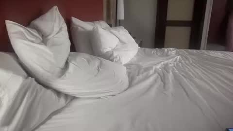 hotdogstuffer online show from October 16, 12:21 am