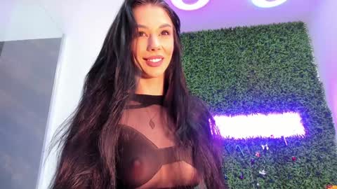 hotfallingdevil online show from February 6, 6:17 am