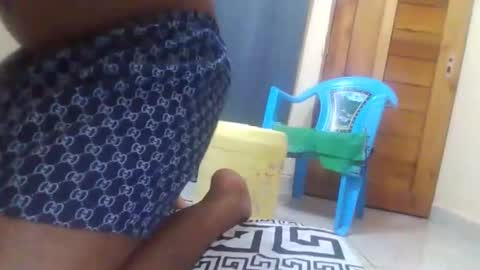 hotguyy001 online show from October 11, 6:33 pm