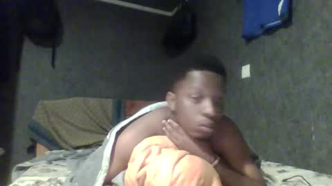 hotguyy001 online show from February 26, 1:46 am