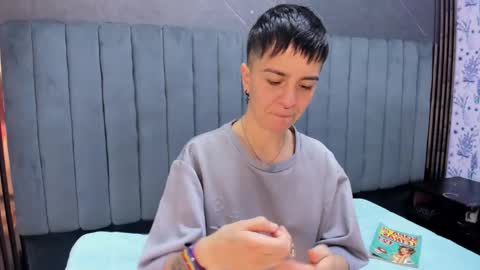 hannah online show from February 3, 2:41 am