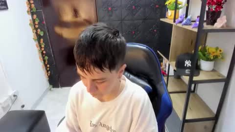 hannah online show from April 15, 2:37 am