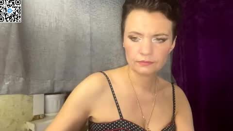 hotmamaqueen234 online show from May 28, 10:08 pm