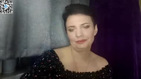 hotmamaqueen234 online show from May 16, 7:45 pm
