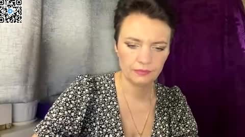 hotmamaqueen234 online show from May 24, 8:15 pm