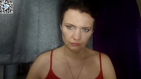 hotmamaqueen234 online show from May 17, 9:13 pm