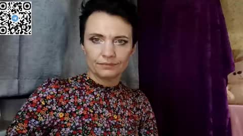 hotmamaqueen234 online show from March 25, 9:43 pm