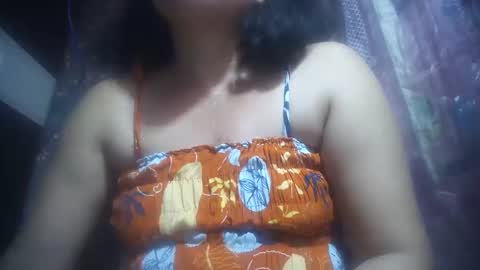Snapshot of hotmatureladyxxx chatting on October 9, 5:35 am hotmatureladyxxx online show from October 9, 5:35 am