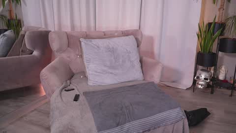 Snapshot of hotmilfbitch chatting on February 9, 3:00 am hotmilfbitch online show from February 9, 3:00 am