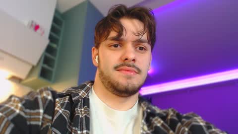 Snapshot of hotpolishsausage chatting on December 12, 2:26 am Jason online show from December 12, 2:26 am