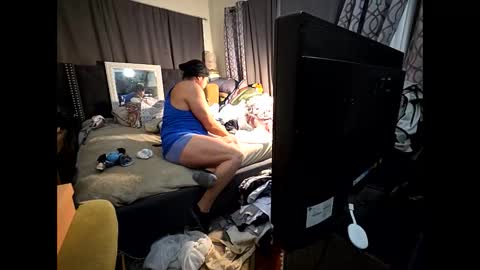 hotrox6942 online show from October 28, 6:36 am