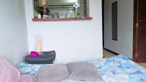 Andres online show from July 12, 6:44 pm