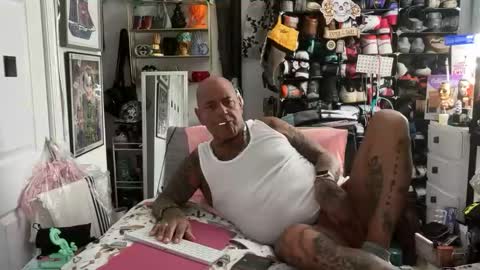 hotstuff775616 online show from February 1, 3:25 am