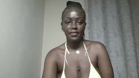 Amalia online show from November 10, 9:39 pm