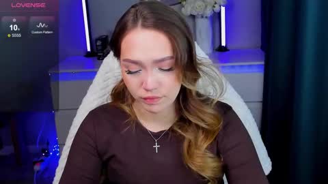 hello Im Eva online show from November 14, 12:40 pm