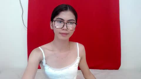 hottestdella69 online show from October 20, 1:49 pm