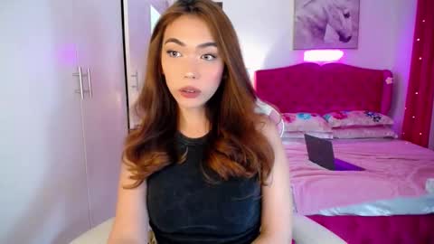 LEXIE- dont forget to give me thumbs up online show from September 17, 4:54 pm