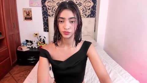 Veronica independent model online show from October 13, 11:45 am