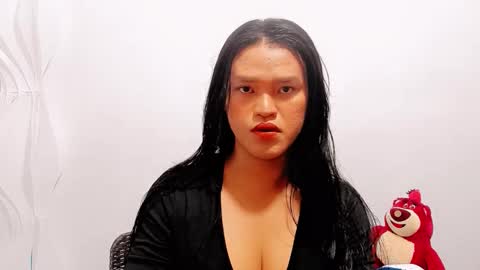 Maxine online show from December 23, 10:54 am