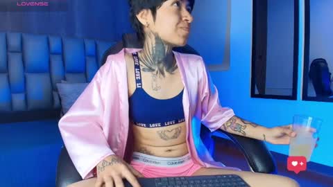 Juls online show from May 12, 7:12 pm