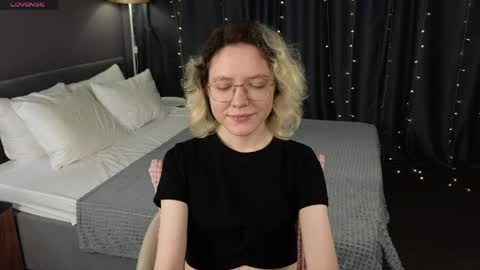 Kori online show from April 11, 5:56 am