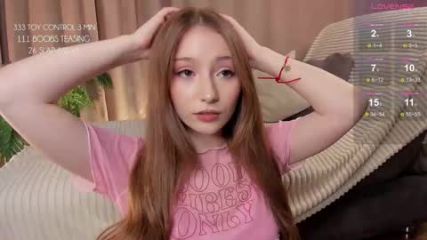 hottpeachh online show from September 12, 2:41 pm