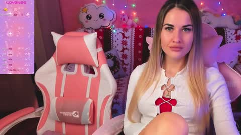 Snapshot of hotty_girls_here chatting on February 8, 6:12 am Ivanna and Jessica online show from February 8, 6:12 am