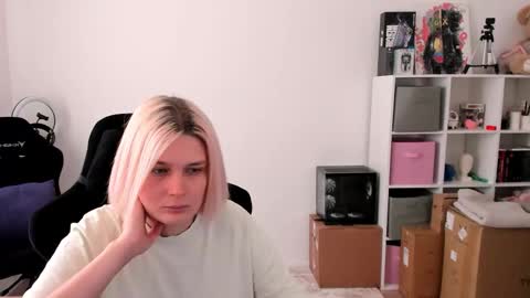 Nessie and Jessie online show from November 14, 11:01 am