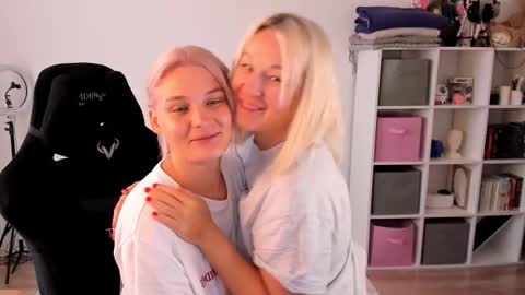 Nessie and Jessie online show from September 18, 11:25 am