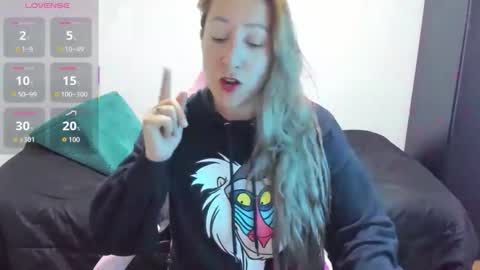 hottychrystal online show from April 3, 1:34 am