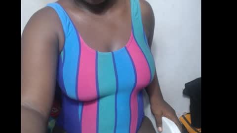 hottylissa1 online show from December 3, 9:04 pm