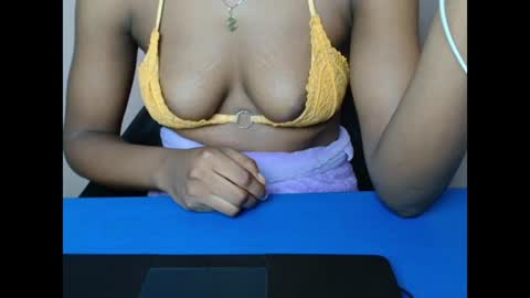 hotxxebony online show from March 30, 4:45 am