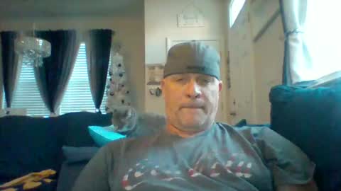 hotyummycock69 online show from November 28, 9:33 pm