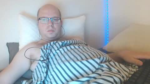 Snapshot of hoyboydkk chatting on October 16, 1:27 am Christian online show from October 16, 1:27 am
