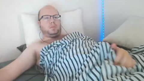 Snapshot of hoyboydkk chatting on October 13, 1:57 pm Christian online show from October 13, 1:57 pm