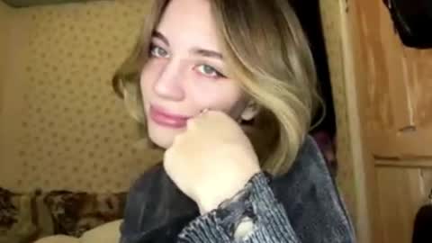 Chloe online show from November 19, 11:09 am